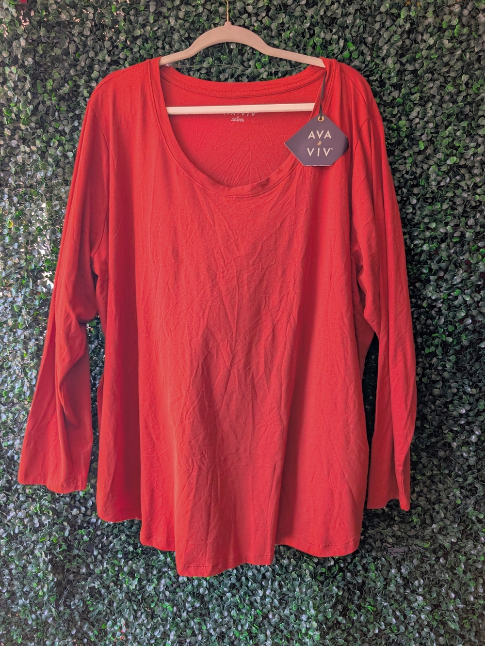 Ava & Viv Women's Rust Scoop Neck Long Sleeve Tee